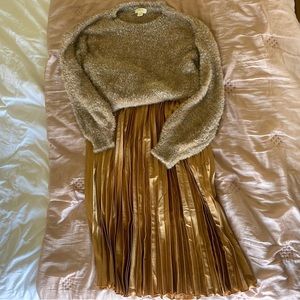 Gold Holiday Outfit : Sweater and Skirt